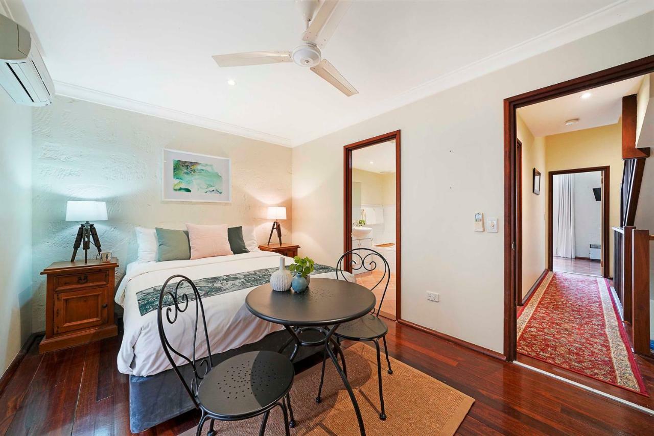 Fremantle Port Mill Bed & Breakfast - Unique Accommodation Екстер'єр фото